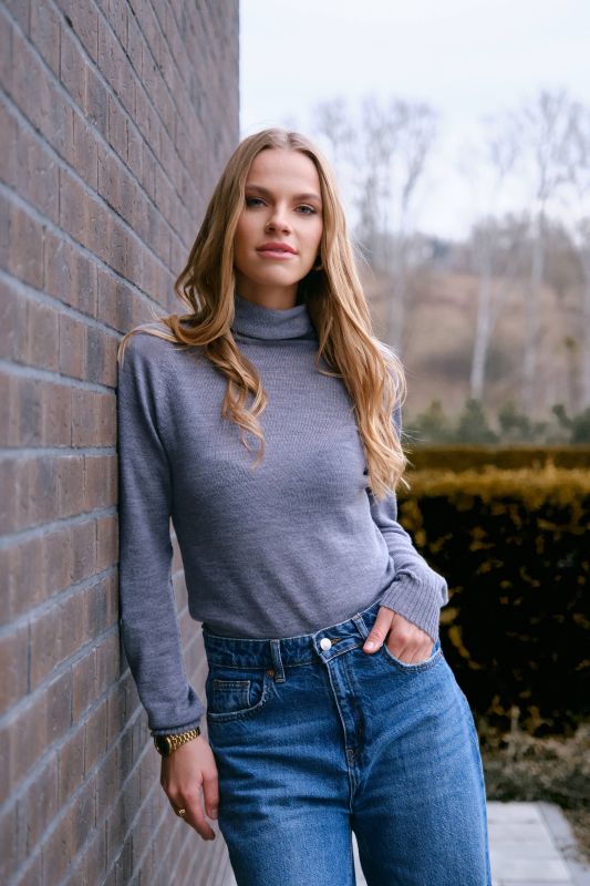 Безшовна водолазка з мериносу